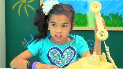 Ces enfants découvrent un objet arrivé tout droit du passé. Mais lequel ?