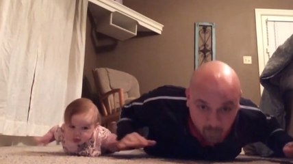 Ce papa décide de faire du sport avec son bébé. Vous allez craquer