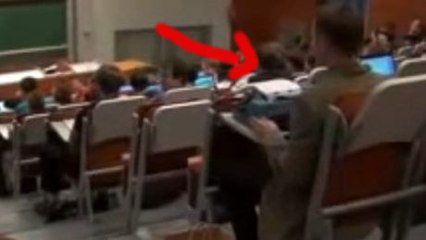 Cet étudiant ne doit pas être apprécié par ses camarades. Découvrez pourquoi