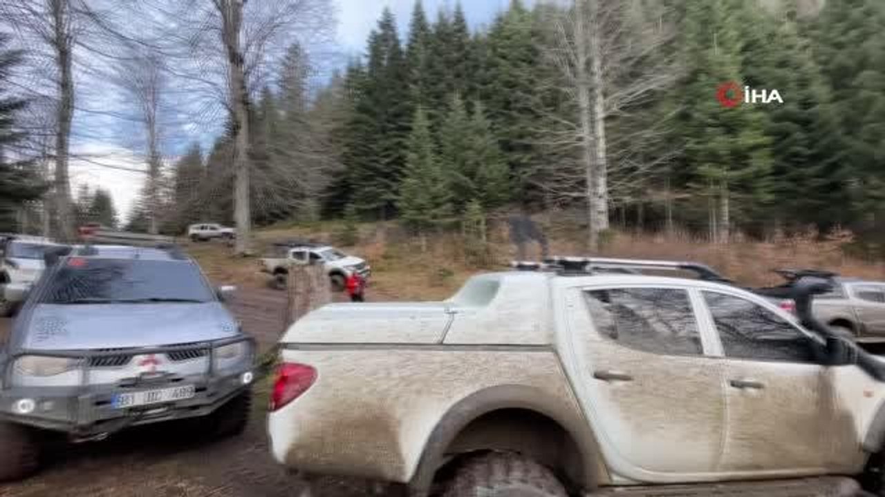 Düzce'de Off-Road tutkunları Torkul Göleti'ne tırmandı- Macera severler, dik rampalara zorlanmadan tırmandı