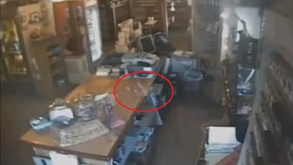 Cette vidéo va vous faire froid dans le dos. Ce magasin serait-il hanté par un fantôme ?