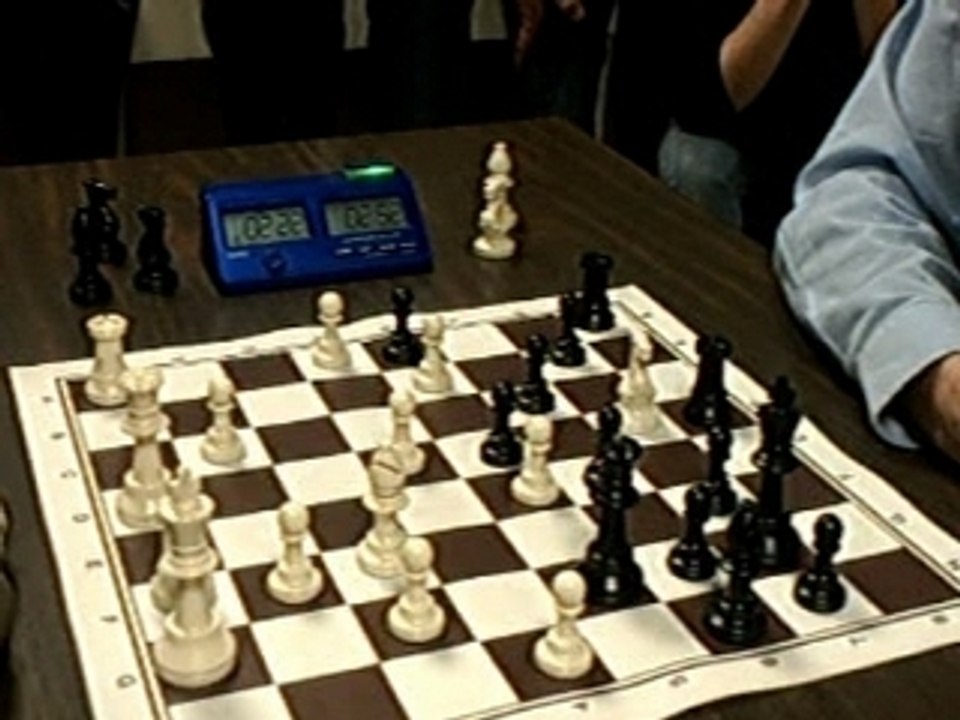 ECHECS : GREG 0 VS 1 STEPH ( BLITZ )