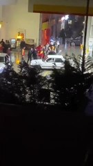 Download Video: Çekmeköy'de benzin istasyonu çalışanlarıyla sürücüler arasındaki kavga kameraya böyle yansıdı