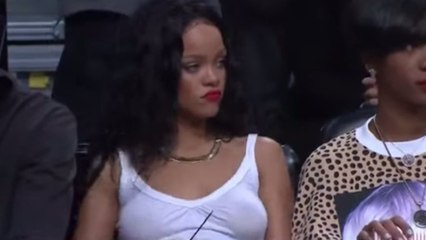 Rihanna : sa tenue osée pour assister à un match de basket