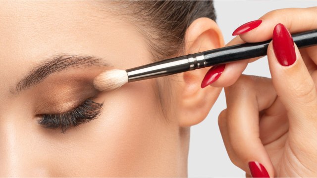 FEMME ACTUELLE - Incroyables Transformations : le look d'une ancienne Miss choque les experts