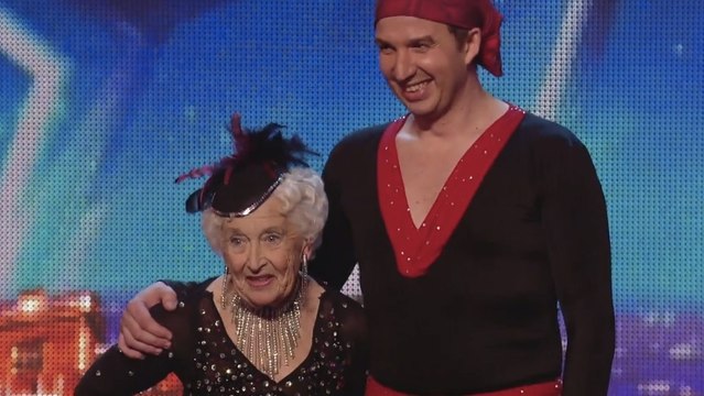 La danse endiablée de cette grand-mère va vous scotcher. Découvrez son incroyable talent