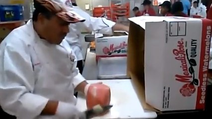 Voici la méthode ultime pour couper une pastèque en un rien de temps. Vous n'allez pas en revenir