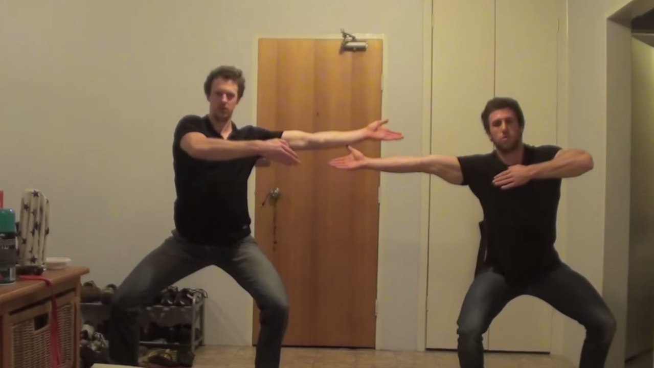 Ces jeunes hommes ont voulu fusionner comme dan...