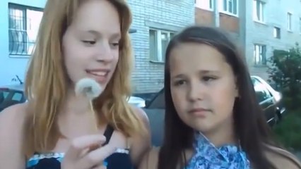 Cette jeune fille voulait souffler sur un pissenlit. Mais elle ne s'attendait pas à ça