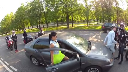 Cet homme a mis en scène une demande ne mariage des plus originales. Vous n'allez pas en revenir