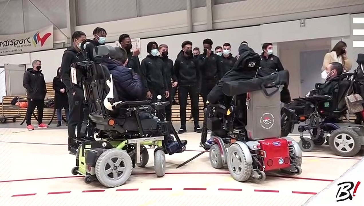 Bouge ! Les jeunes de l'Académie à la découverte du basket-fauteuil