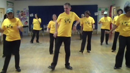A 70 ans, cet homme danse comme personne. Regardez plutôt !