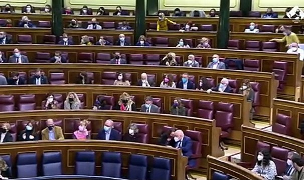 El dardo del PSOE a Casado y Abascal: Como hoy hablamos de derechos y trabajo, pues no están