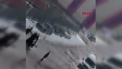 AYRI YAŞADIĞI EŞİYLE BALDIZINI BIÇAKLADI; O ANLAR KAMERADA