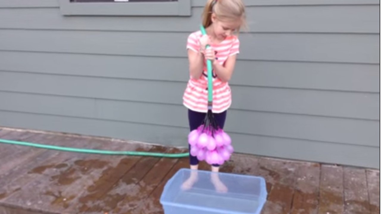 Cette technique permet de réaliser des bombes à eau par dizaines en quelques secondes. Un accessoire idéal pour l'été