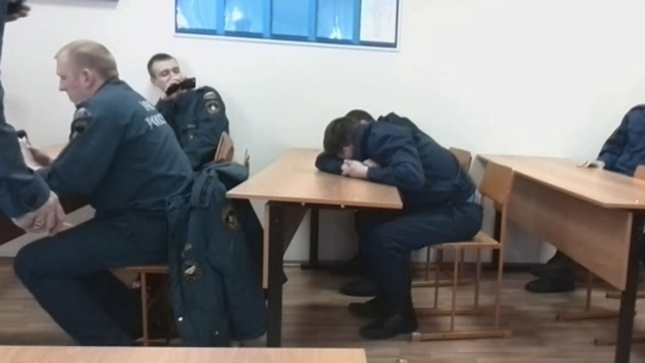 Ces pompiers ont fait la blague de l'année à leur collègue endormi. Ils ne sont pas prêts d'oublier ce fou rire