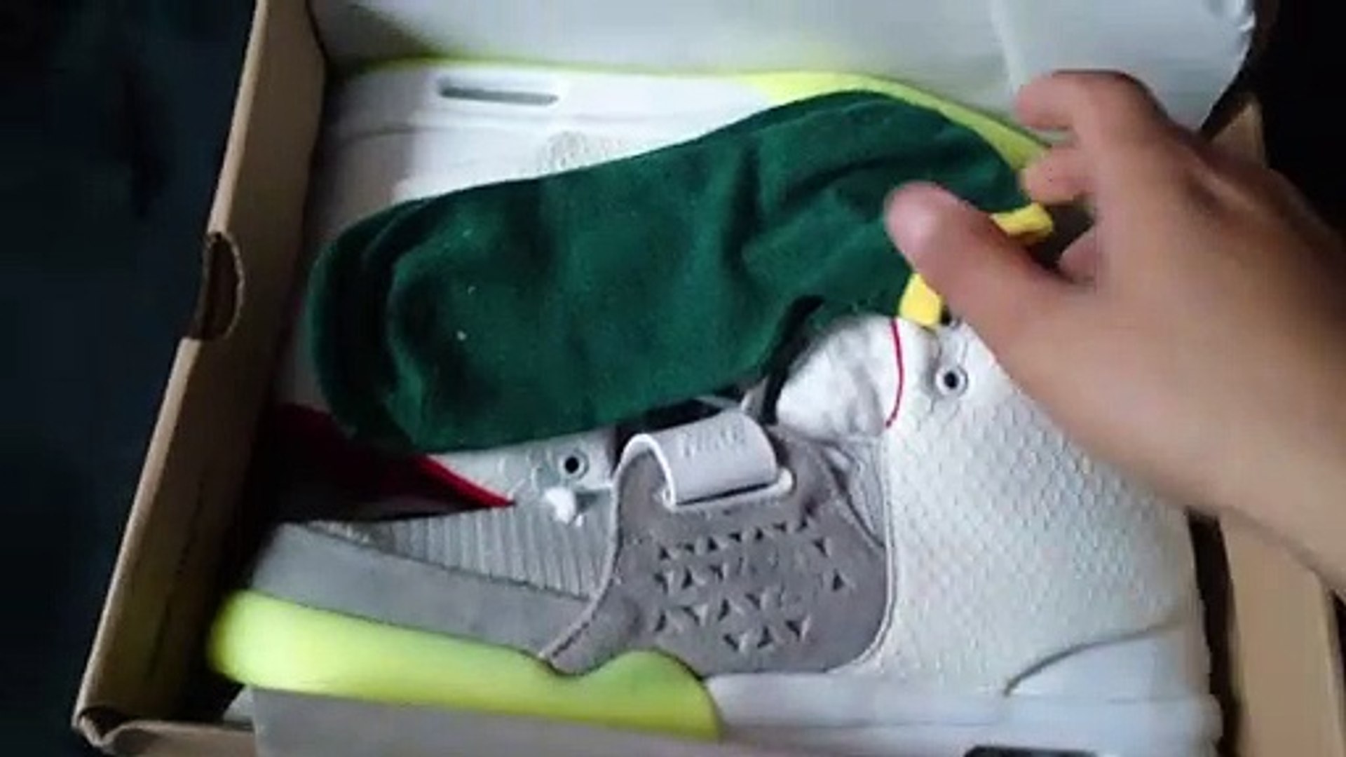 How to Spot Fake Nike Air Yeezy 2 NRG Trainers - video Dailymotion