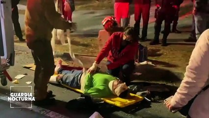 Motocilista lesionado tras impactarse contra yn vehículo en Periférico