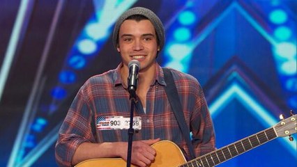Ce jeune chanteur a déjà un talent fou. Sa prestation va vous épater