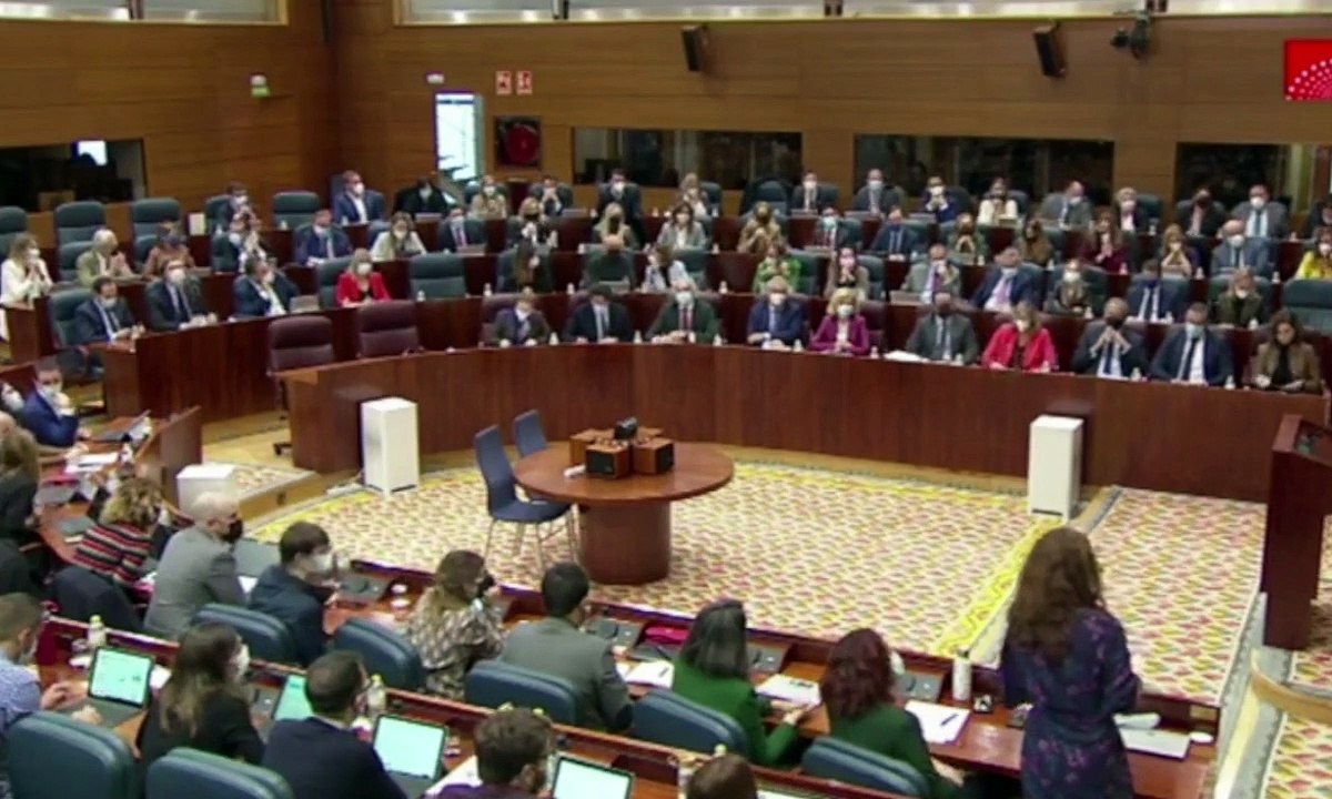 Mónica García le pregunta a Ayuso si condena o no los "actos violentos" de Lorca