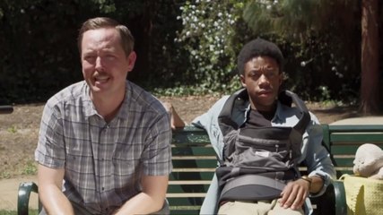 Ces deux pères discutent au parc. Ce qu'ils se racontent est hallucinant !