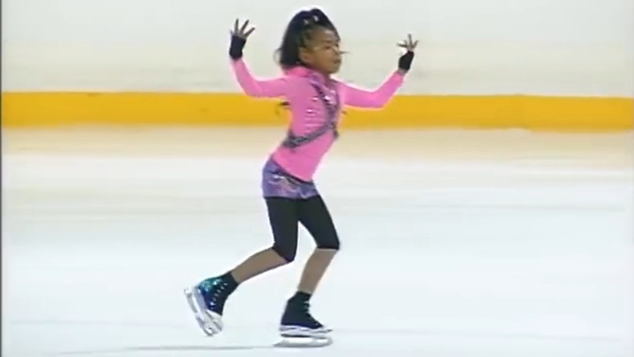 A 9 ans, cette fillette est déjà un prodige du patinage. Un talent rare !