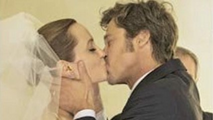 Angelina Jolie : les photos de son étonnante robe de mariée