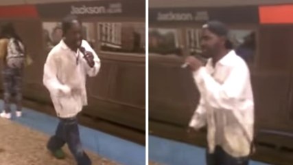 Ce sans-abri se lance dans un rap endiablé dans le métro. Il va vous couper le souffle !