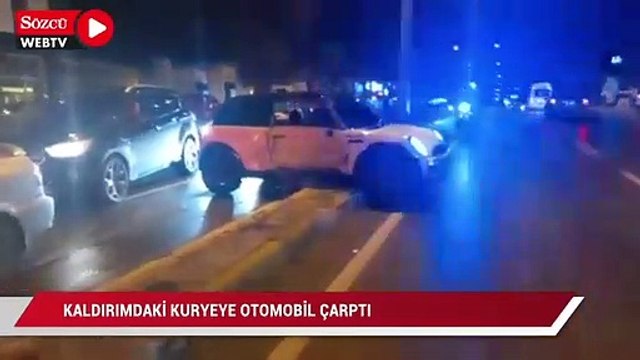 Kaldırımdaki kuryeye otomobil çarptı, ölümden döndüğü anlar kamerada