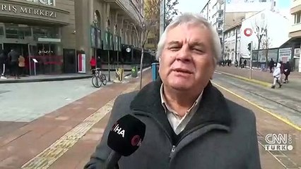 Görme engellilerin kaygan sarı şeritlerle zorlu mücadelesi