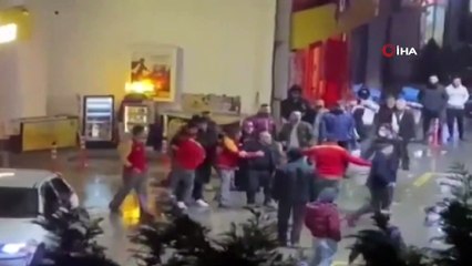 Benzin istasyonunda ''zam'' kavgası! tekmeler yumruklar havada uçuştu