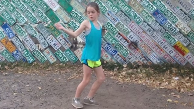 Cette fille a le rythme dans la peau. Sa chorégraphie va vous faire halluciner !