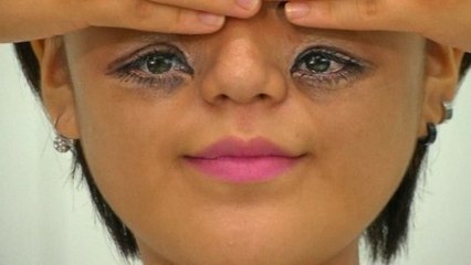 Cette femme est une pro du body painting. Ce qu'elle arrive à faire est impressionnant !