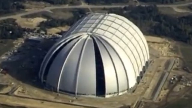 Ce gigantesque hangar cache quelque chose de totalement incroyable. Vous n'allez pas en revenir