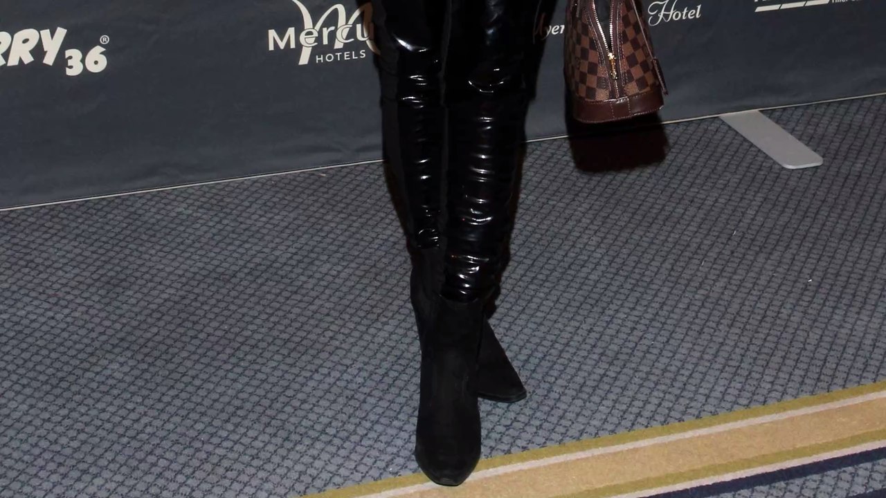 Corona-kranke Kader Loth im Krankenhaus: 'Fühle mich schwach und traurig'