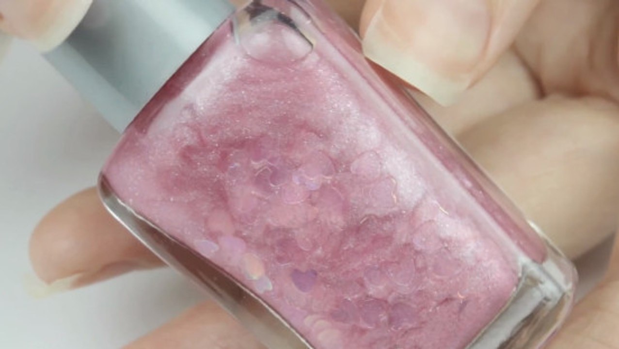 Envie d'avoir votre propre vernis ? Fabriquez le avec cette méthode très simple !