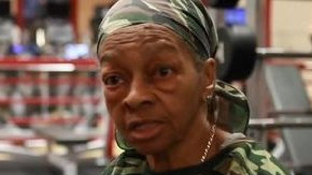 Cette mamie de 77 ans a l'air normale. Mais elle cache quelque chose d'hallucinant