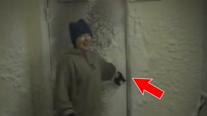 Voici ce qui arrive quand on ouvre sa porte en Antarctique