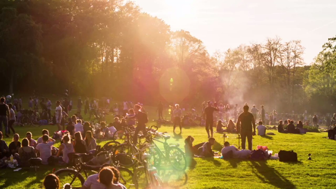 Volle Parks trotz Corona-Pandemie: Expertenmeinung zur Gefahr