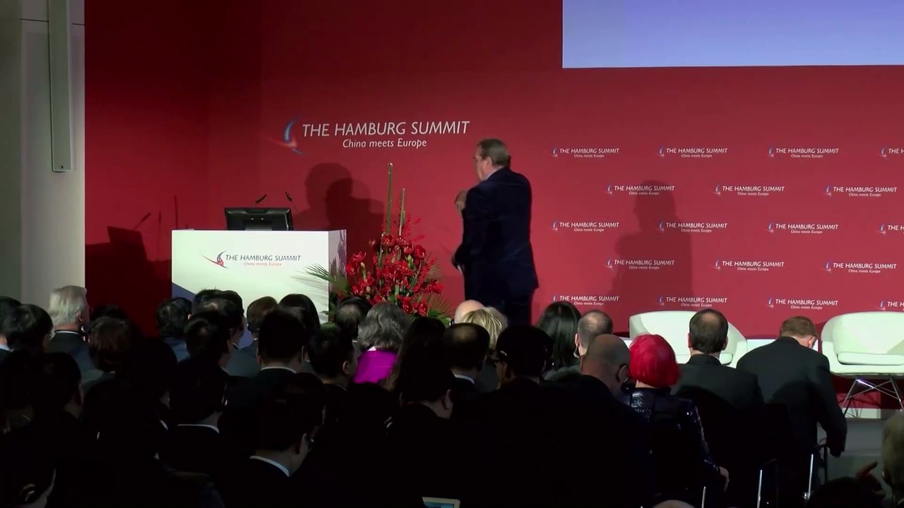 'Zu viel nackte Haut': Wird Gerhard Schröders Social-Media-Account gesperrt?