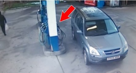 Cette femme a eu un gros problème en arrivant à la station-service. Elle va vous faire rire !