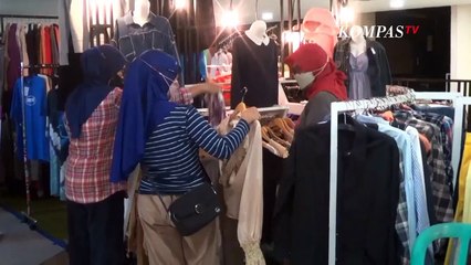 Kurangi Limbah Melalui Festival Baju Bekas di Blitar