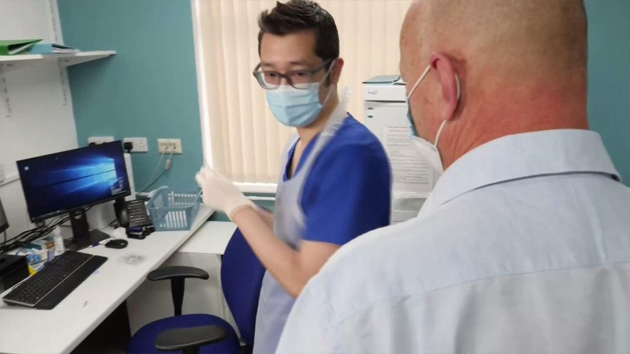 Hausärzte verärgert: Wird der Impfstart in Praxen absichtlich verzögert?