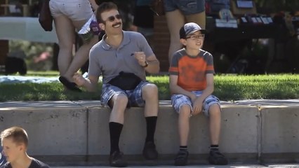 Ces pères adorent danser. Mais ils ont tous fichu la honte à leurs enfants