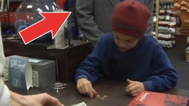 Ce garçon n'a pas assez d'argent pour faire un cadeau à sa maman. Mais il va alors se passer quelque chose d'incroyable