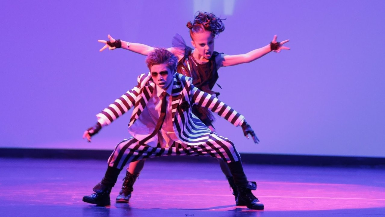 Ces deux enfants réalisent une chorégraphie de hip-hop incroyable