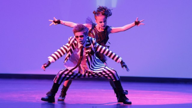 Ces deux enfants réalisent une chorégraphie de hip-hop incroyable