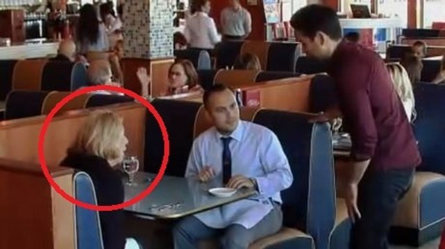 Il n'a pas assez d'argent pour payer la note de son premier rendez-vous avec cette fille. Comment vont réagir les témoins ?