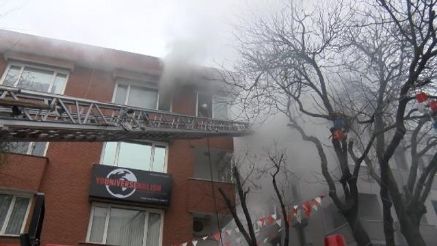 KADIKÖY'DE DAİRE ALEV ALEV YANDI; MAHALLELİ PANİK YAŞADI