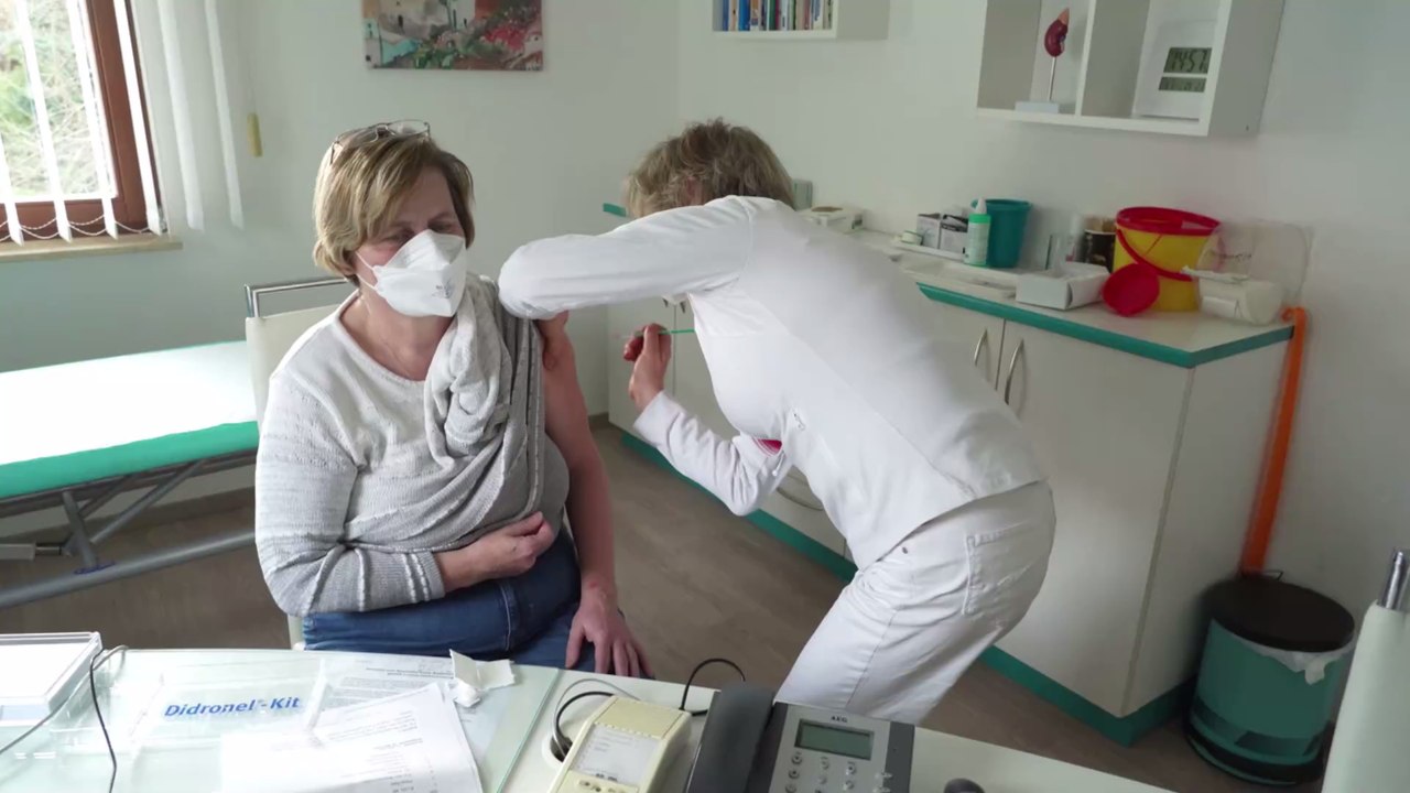 Covid-Erkrankung oder AstraZeneca-Impfung: Gefahr für Experten eindeutig